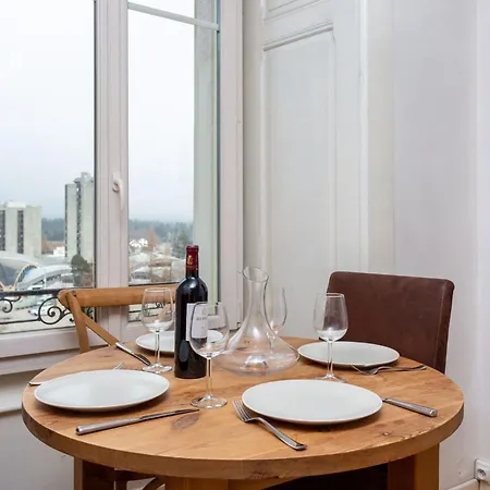 In Centre-ville Und Bergblick By Interhome * 霞慕尼