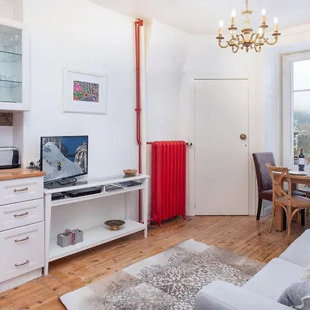 Apartamento In Centre-ville Und Bergblick By Interhome